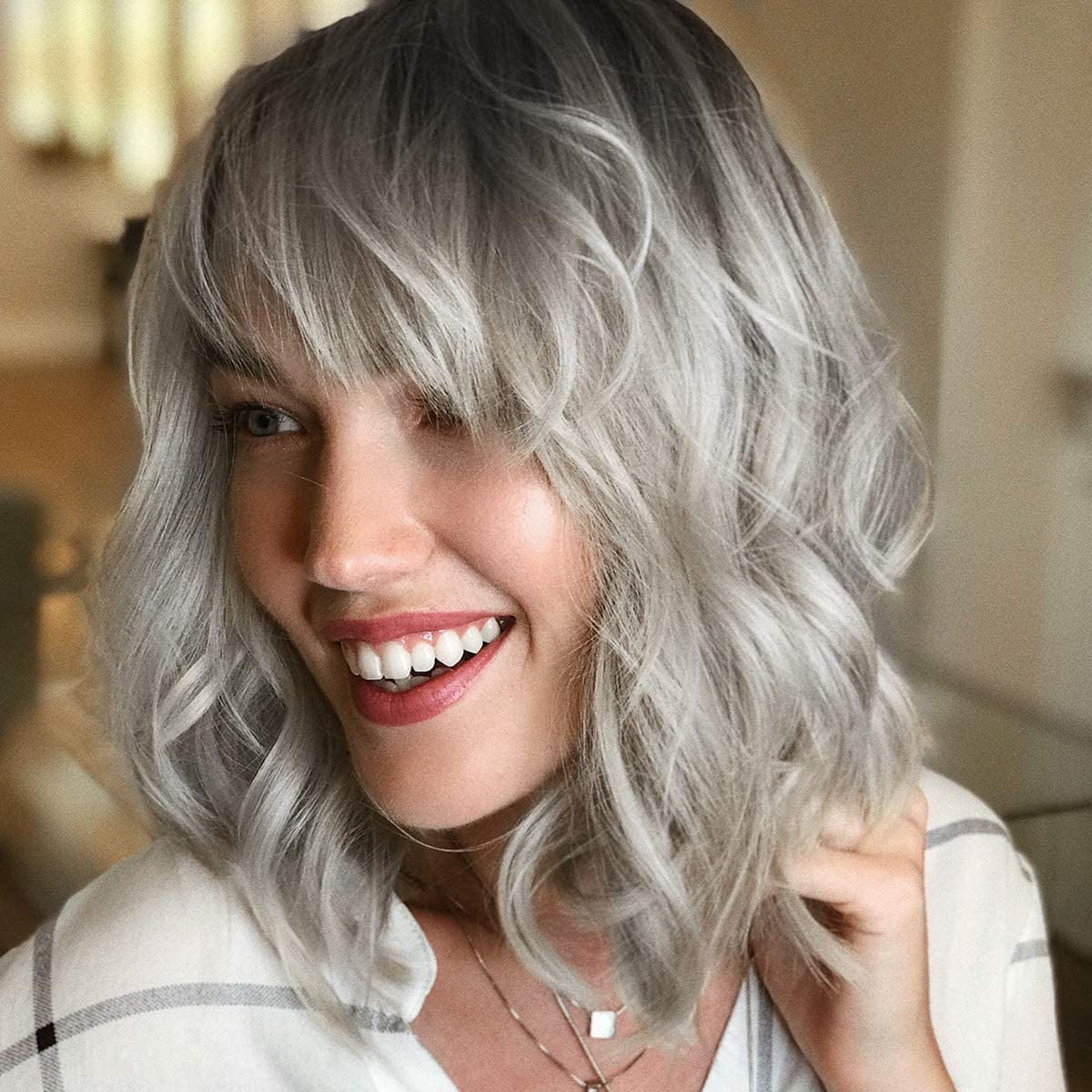 Short Wavy Bob Wig with Bangs Grey Natural Ombre Silver Synthetic Hair Shoulder Length Short Curly Wigs